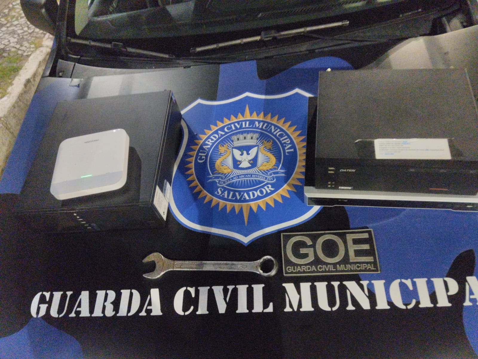 Imagem de Ação rápida da Guarda Civil evita tentativa de furto em escola e apreende veículo adulterado; suspeito é detido