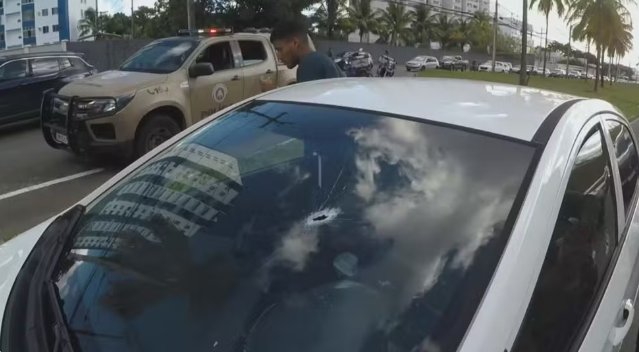 Imagem de Passageira de mototáxi é baleada durante tiroteio na principal avenida de Salvador; suspeito morreu