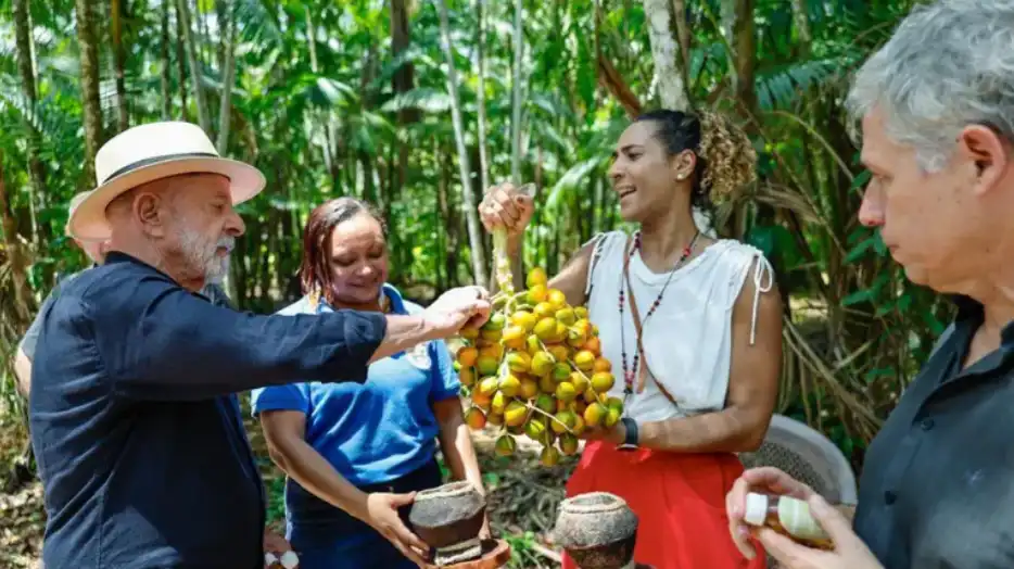 Imagem de Lula se hospeda em barco tipo hotel depois de dizer que não queria luxo