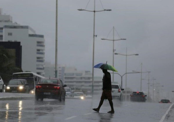 Imagem de Inema emite alerta de chuvas intensas na Bahia