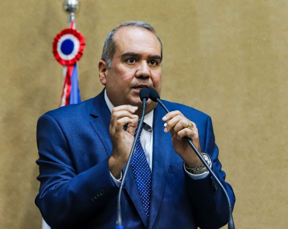 Imagem de “Estão sentindo o vento da mudança e ativaram o modo desespero”, ironiza Sandro Régis após novos ataques do PT a ACM Neto