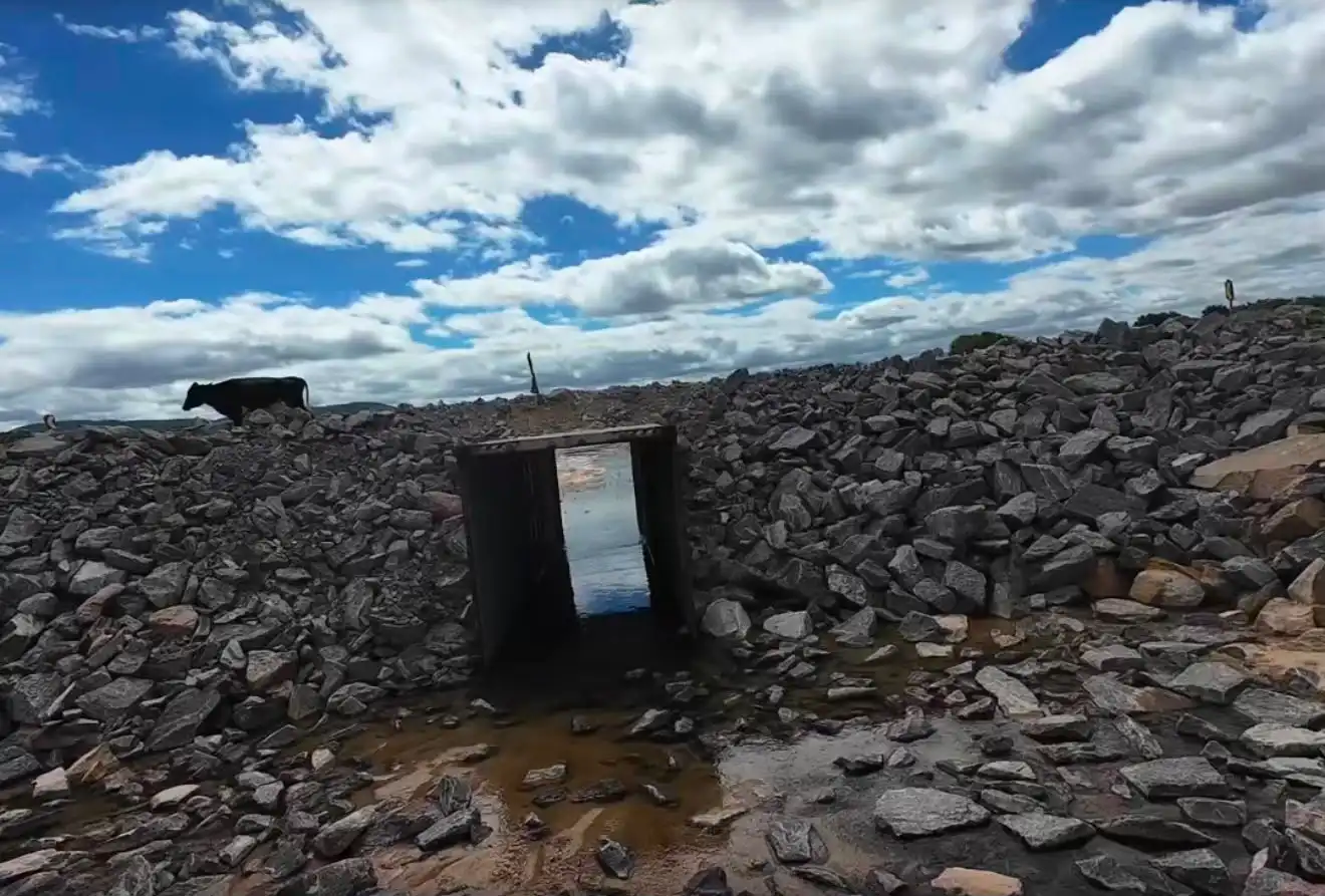 Imagem de Canal rompe pouco após inauguração e obra do governo Lula vira alvo de críticas nas redes