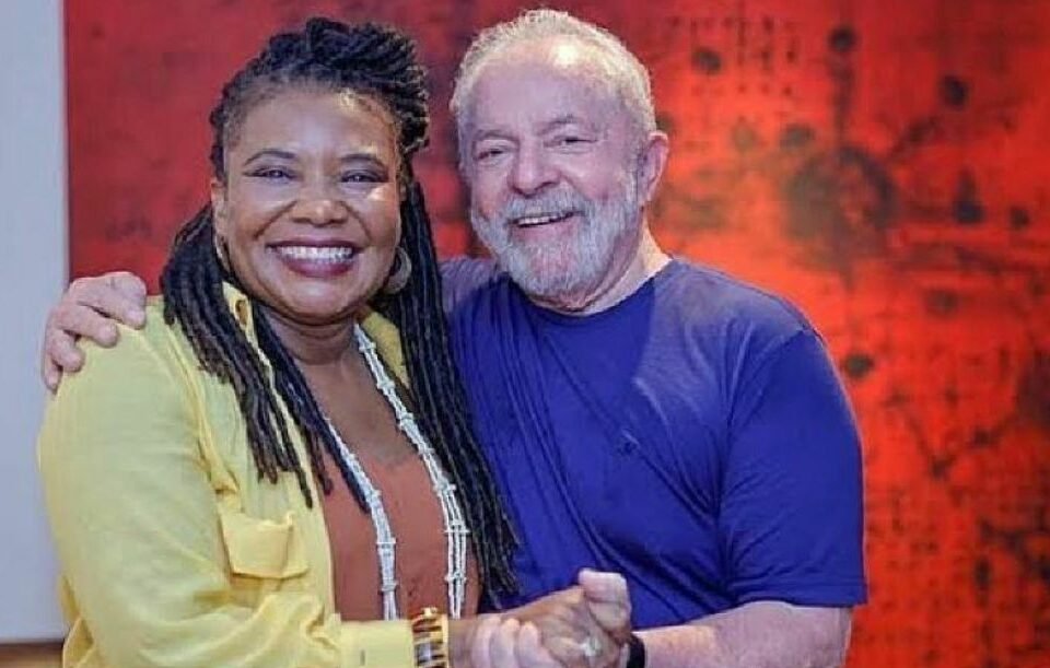 Imagem de Gastos só aumentam: governo Lula já torrou R$3 bilhões com Lei Rouanet