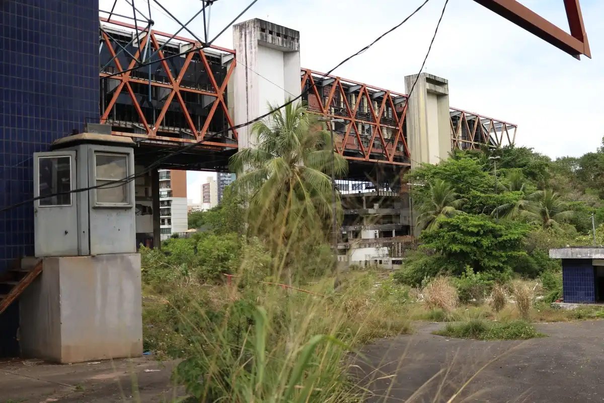 Imagem de Após 11 anos fechado, antigo Centro de Convenções de Salvador tem novo prazo para ser vendido
