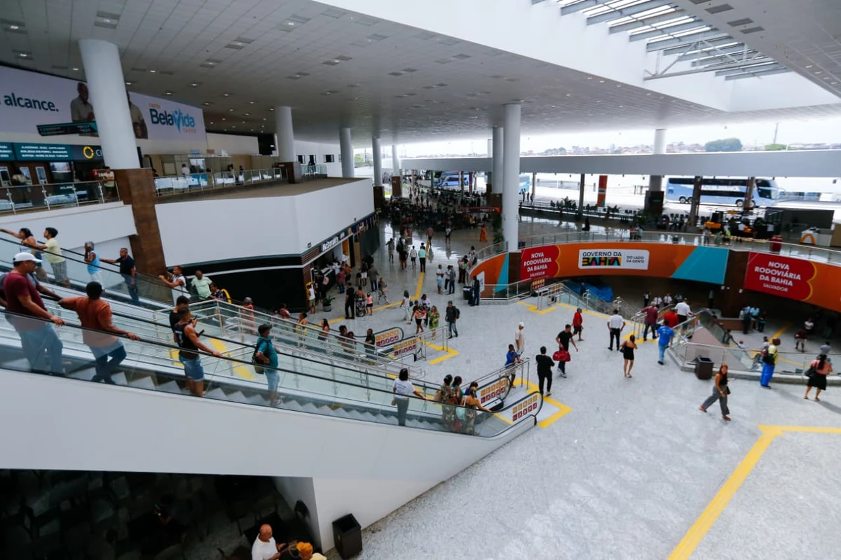 Imagem de Quatro pessoas ficam presas em elevador da nova rodoviária de Salvador por mais de 20 minutos