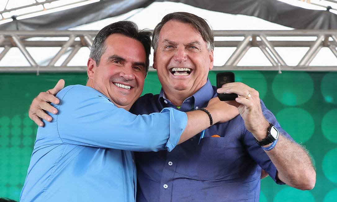 Imagem de Ciro Nogueira defende Bolsonaro de críticas e rebate Santos Cruz: ‘General de pijama’