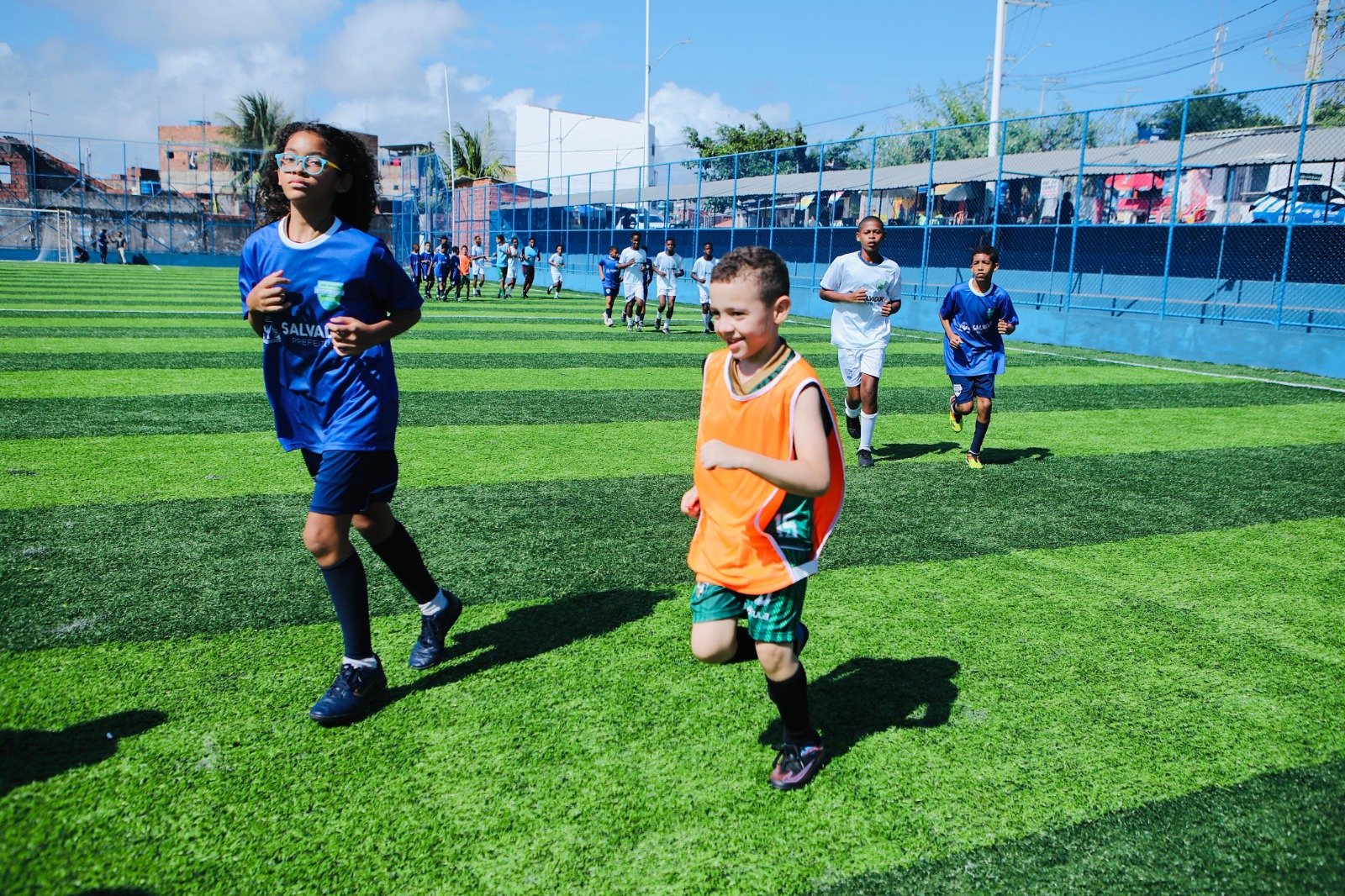 Imagem de Prefeitura entrega nova Arena Esportiva do Abaeté e chega a 67 campos de grama sintética em Salvador