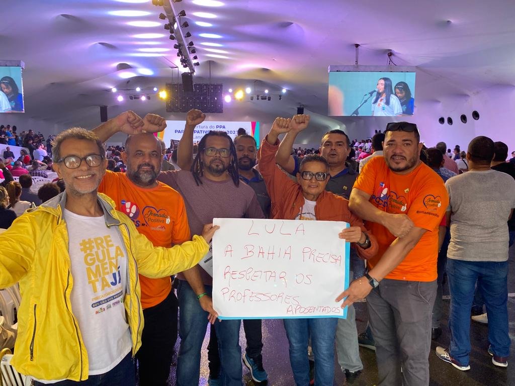 Imagem de Em visita de Lula à Salvador, servidores públicos protestam contra o aumento do Planserv e pedem reajuste linear a partir de 9% 
