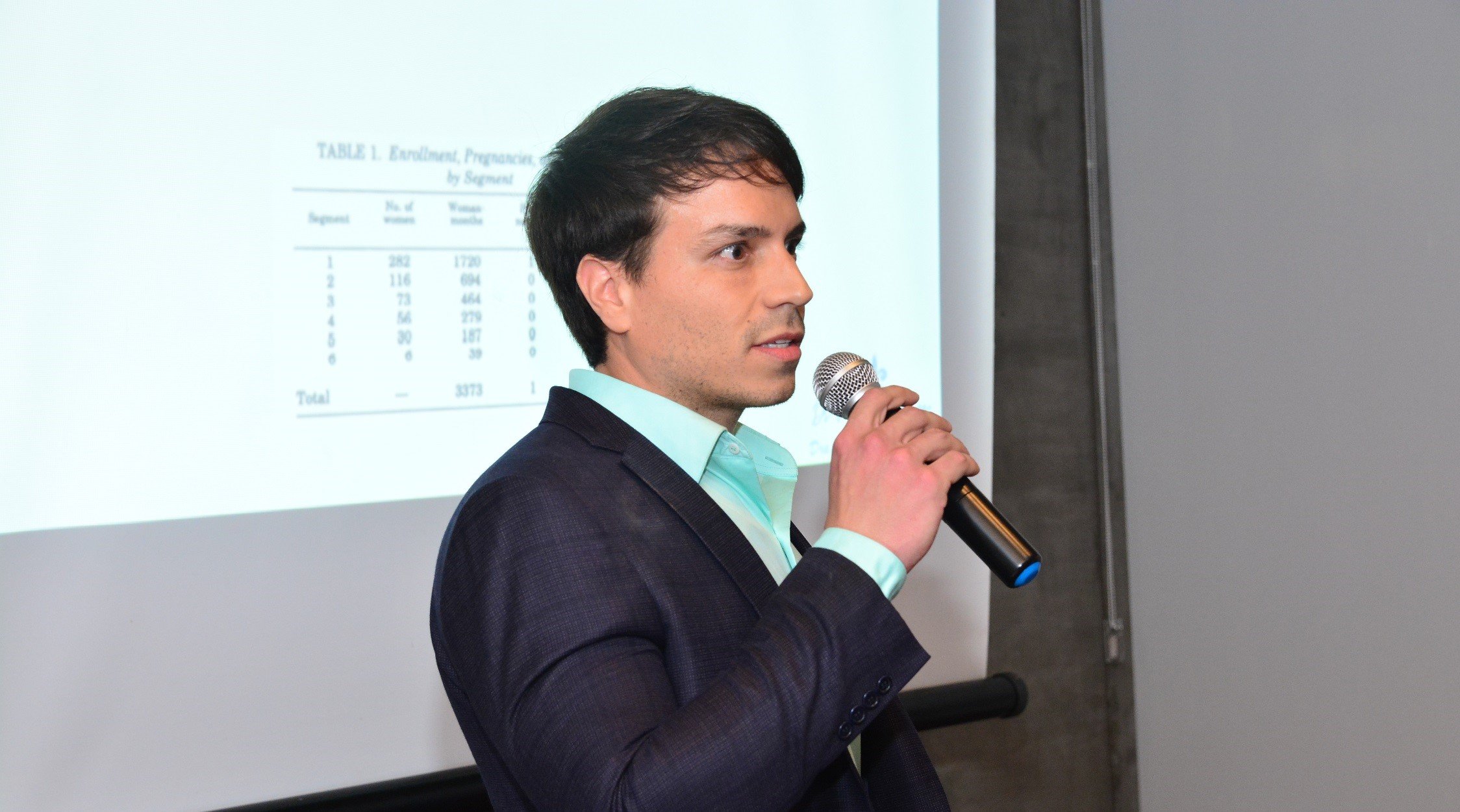 Imagem de A importância da reposição hormonal é tema de entrevista no programa Microfone Aberto