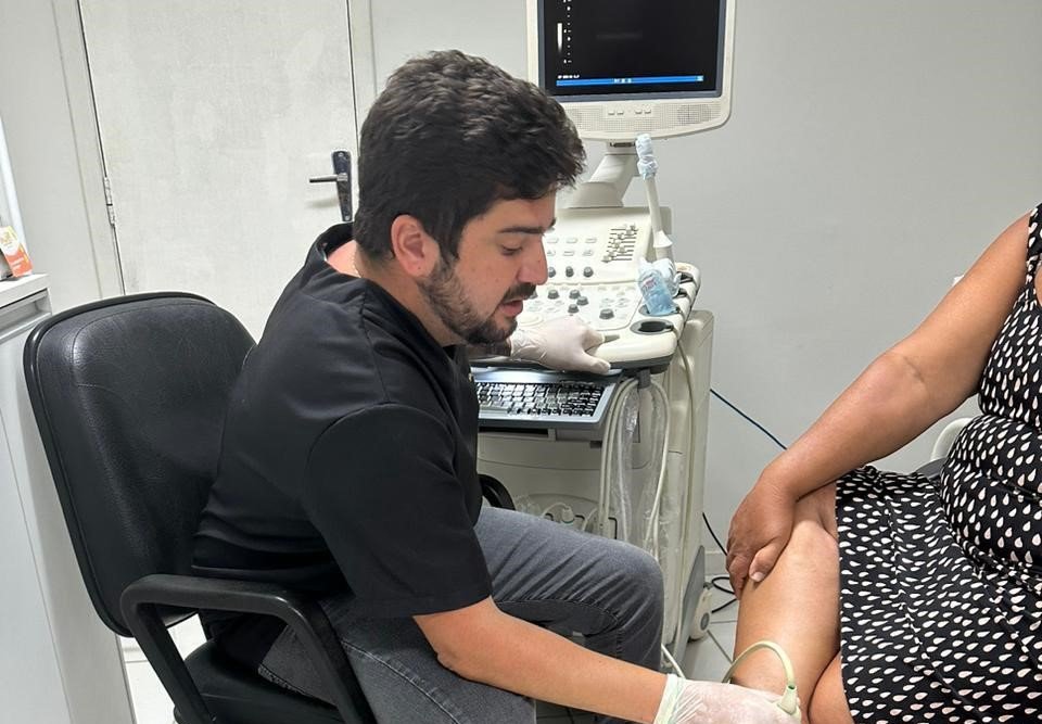 Imagem de Tiago Fialho anuncia que levará máquina de ultrassom para UBS no bairro do Saboeiro para exame gratuito