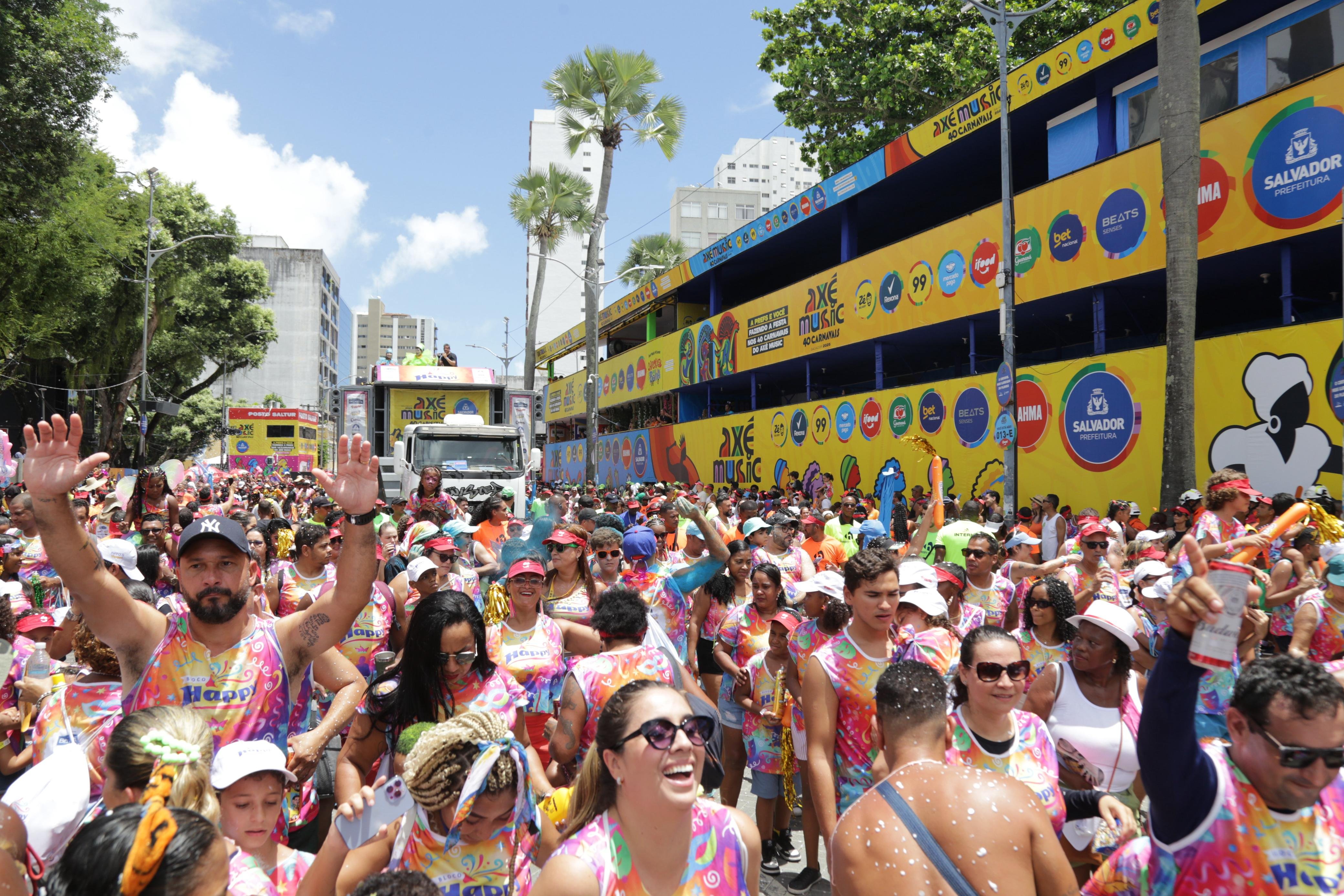 Imagem de Bell Marques, Claudia Leitte, Daniela Mercury e Furdunço são algumas das atrações do quarto dia de Carnaval