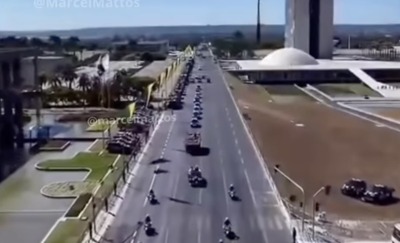 Imagem de Desfile oficial em Brasília foi o de menor público dos últimos anos