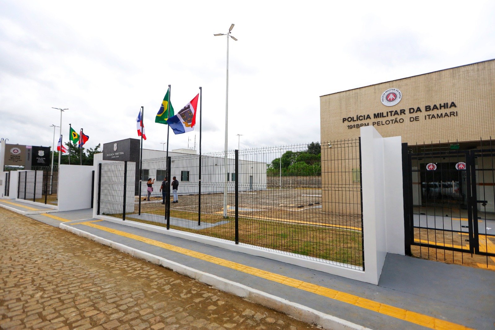 Imagem de Governador autoriza nova sede de escola em tempo integral e entrega unidade integrada de segurança em Itamari