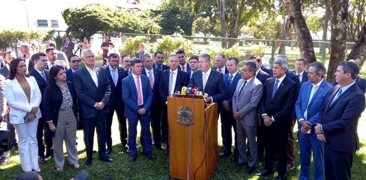 Imagem de Em Brasília, Jerônimo se reúne com presidente da Câmara dos Deputados e governadores para debater reforma tributária