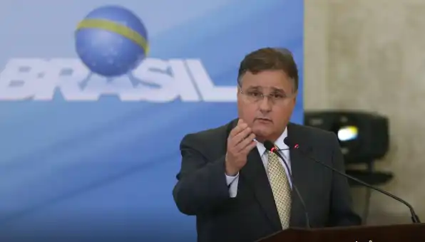 Imagem de Geddel nega crise com Jerônimo, mas cutuca aliados: 'Lealdade não é subserviência'