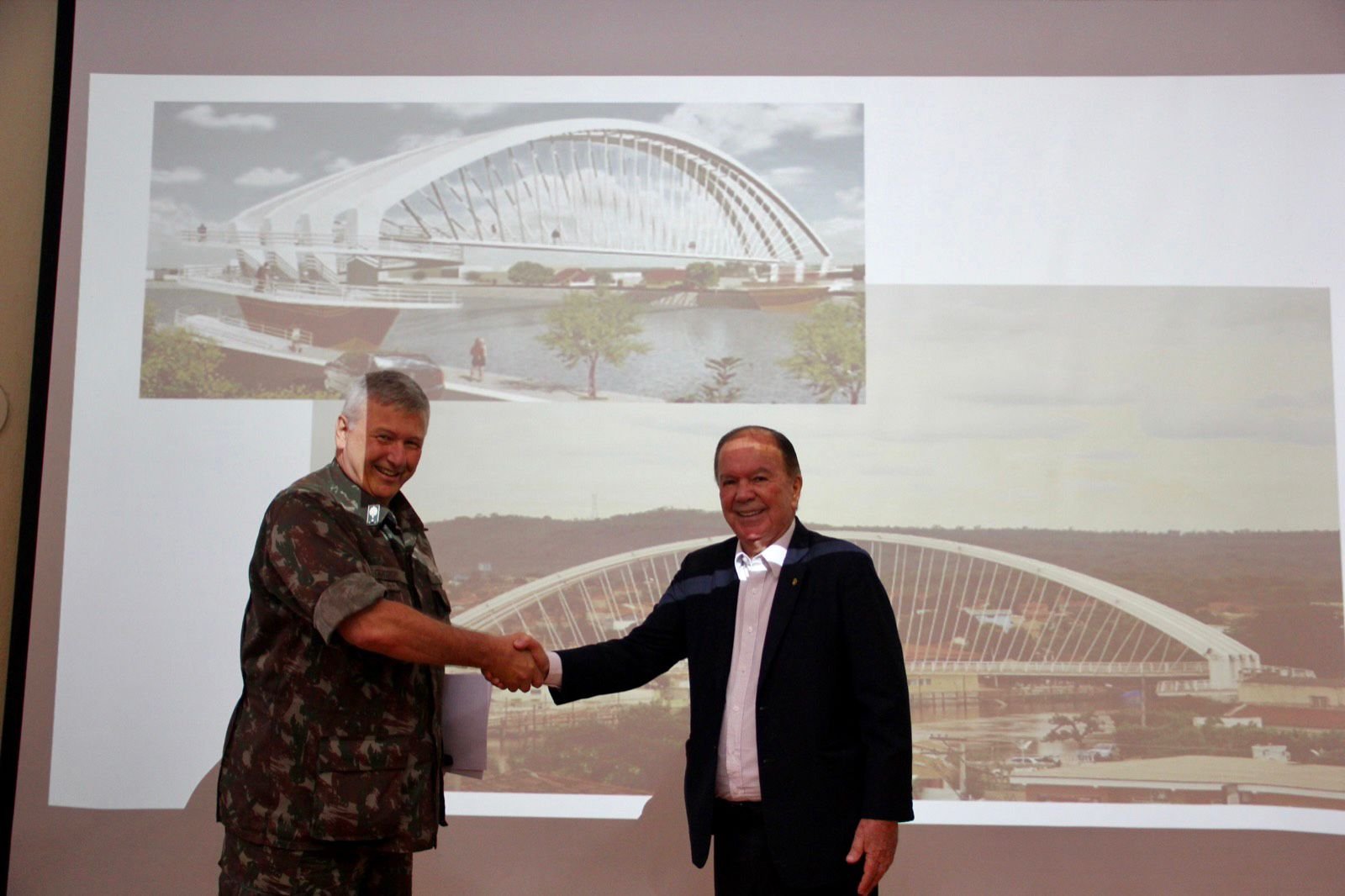 Imagem de João Leão apresenta projeto de criação de batalhão Hidroviário do Exército