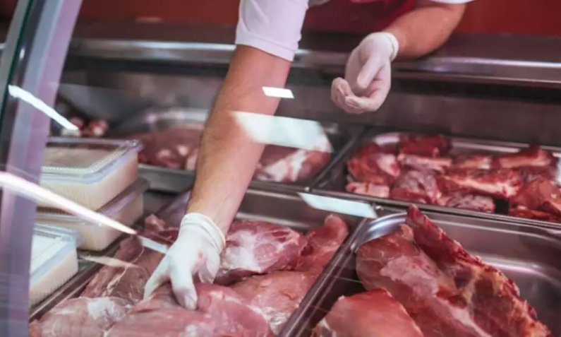 Imagem de Lula mente sobre ‘queda de 30%’ no preço da carne, em 2023