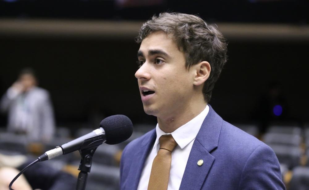 Imagem de Nikolas Ferreira protocola pedido de impeachment de Lula por crise diplomática com os EUA