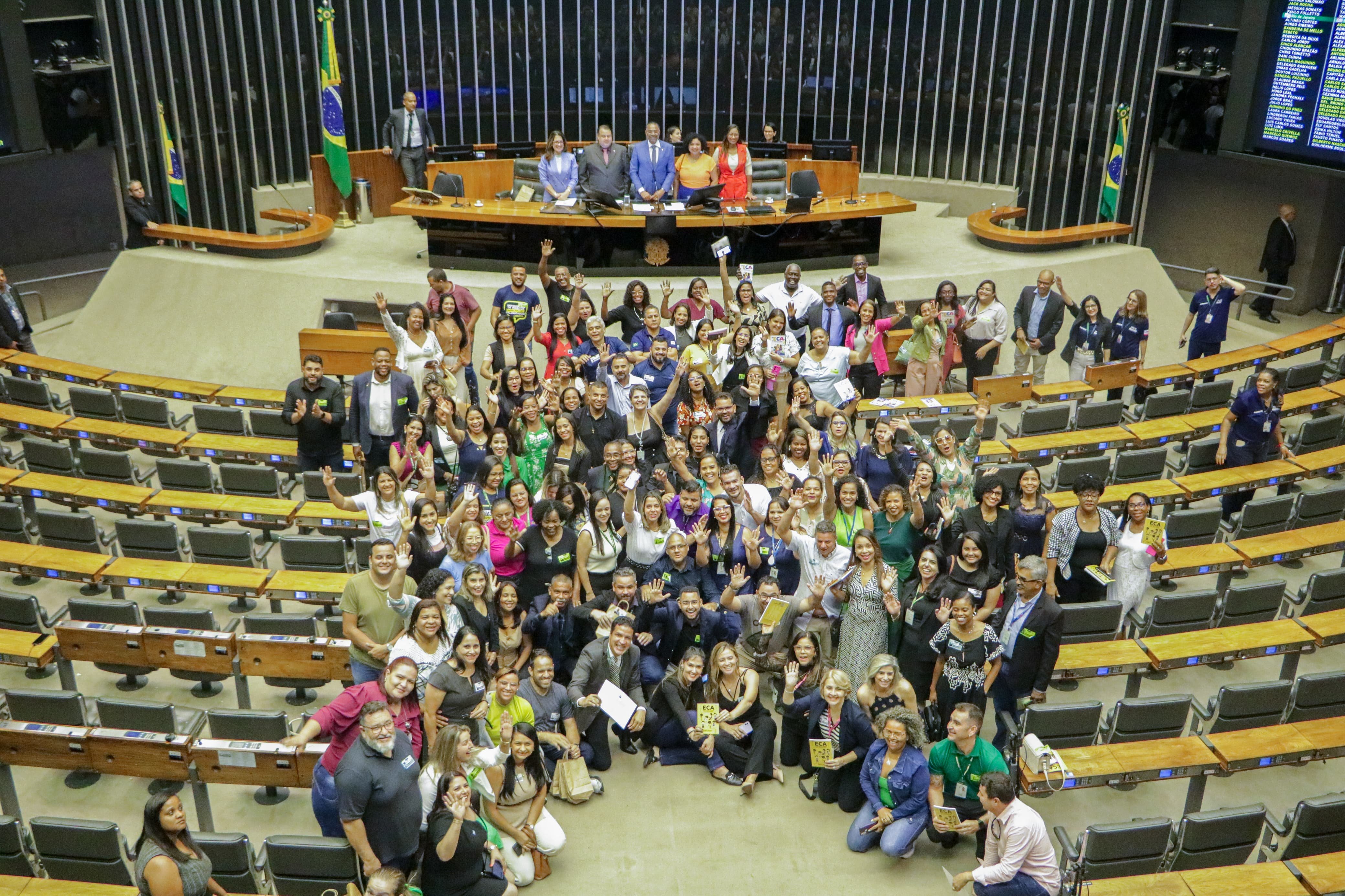 Imagem de Conselheiros tutelares da Bahia participam de homenagem na Câmara dos Deputados
