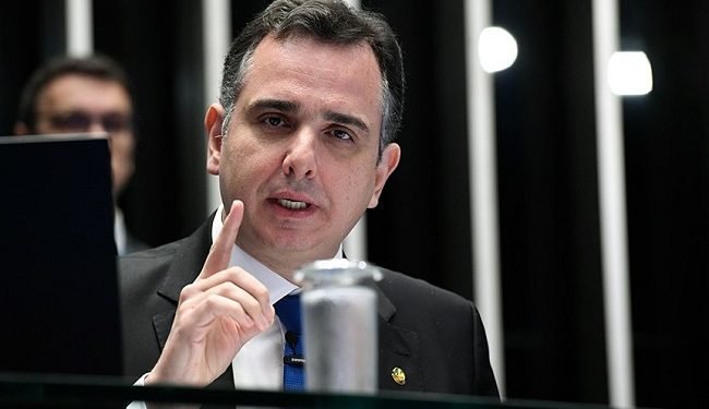 Imagem de Pacheco: ‘Bolsonaro foi incapaz de conter o radicalismo daqueles que o admiram’