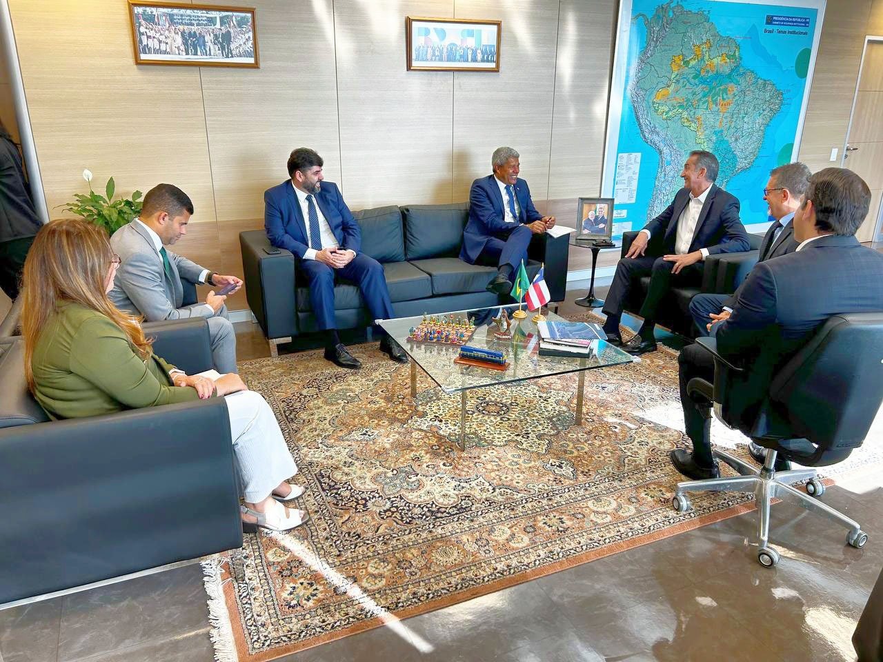 Imagem de Governador se reúne com ministros para ampliar parcerias e articular novos investimentos para a Bahia