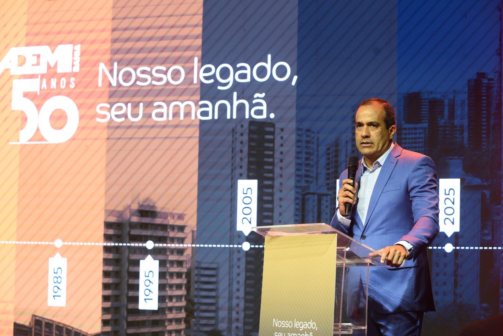 Imagem de Bruno Reis destaca protagonismo do setor imobiliário na geração de empregos em Salvador durante celebração dos 50 anos da Ademi-BA