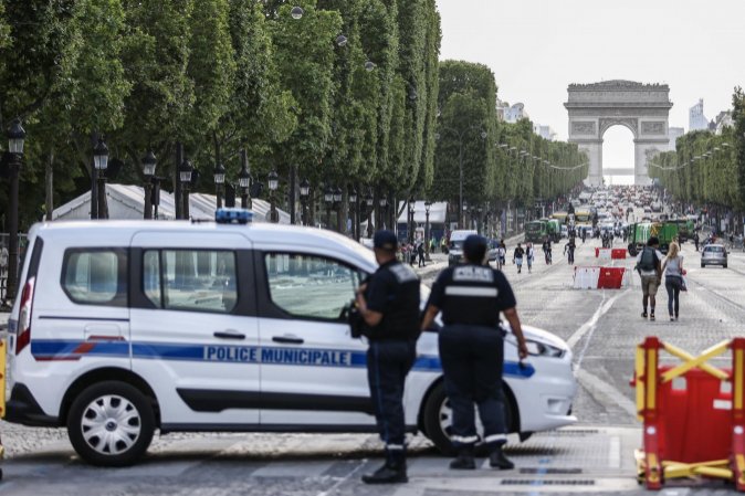 Imagem de Casa de prefeito é atacada em quinta noite de protestos na França