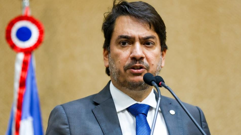 Imagem de Pedro Tavares denuncia estado de abandono da BR-324 e cobra providências imediatas