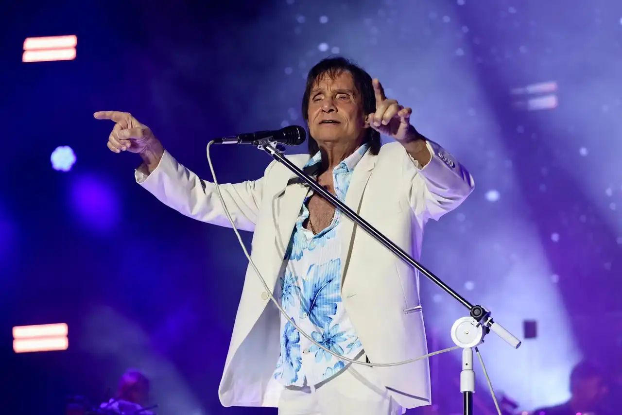 Imagem de Roberto Carlos emociona público e encerra programação do Natal Salvador com apresentação histórica