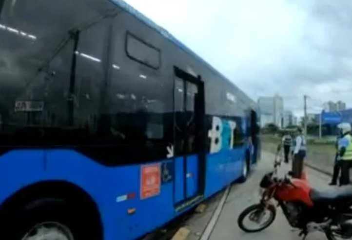 Imagem de Mulher sofre acidente e é assaltada enquanto aguardava atendimento em Salvador