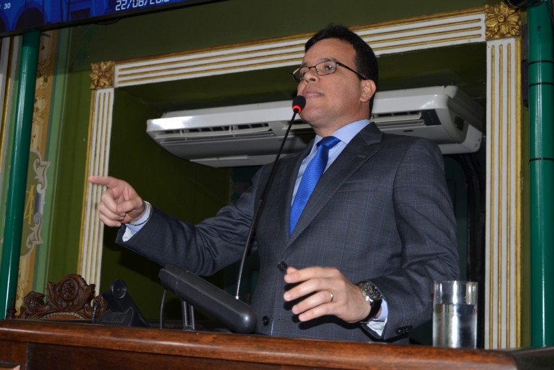 Imagem de Vereador Ricardo Almeida é internado na UTI após procedimento de emergência em Salvador