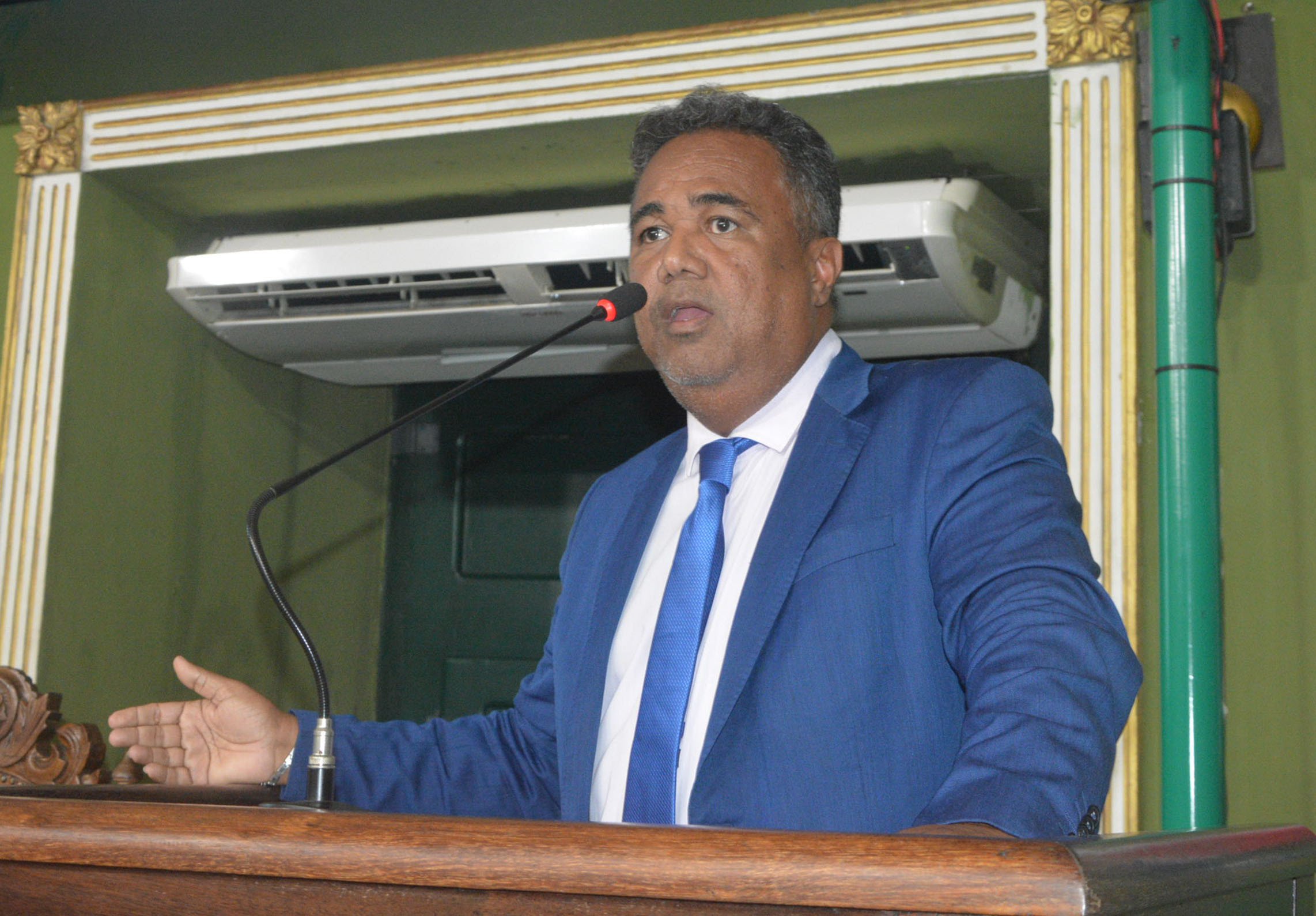 Imagem de Leandro Guerrilha: cursos de qualificação de ambulantes vão ajudar nas vendas na folia momesca