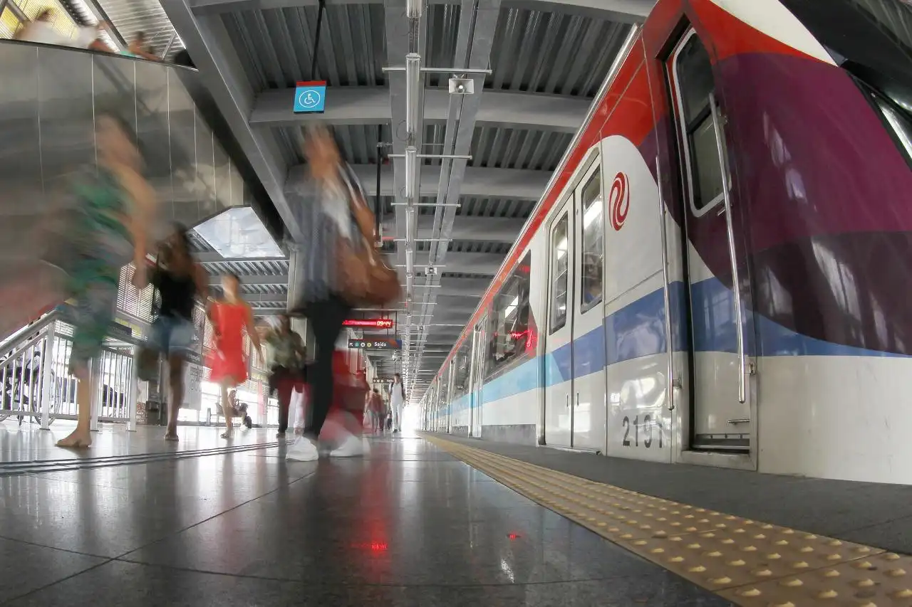 Imagem de Vereador denuncia 'erro' em contrato do metrô que custa R$ 720 milhões por ano à Bahia e promete cobrar explicações