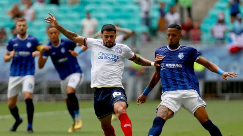 Imagem de Com arbitragem polêmica, Bahia goleia o Itabuna e avança para a final do Baianão