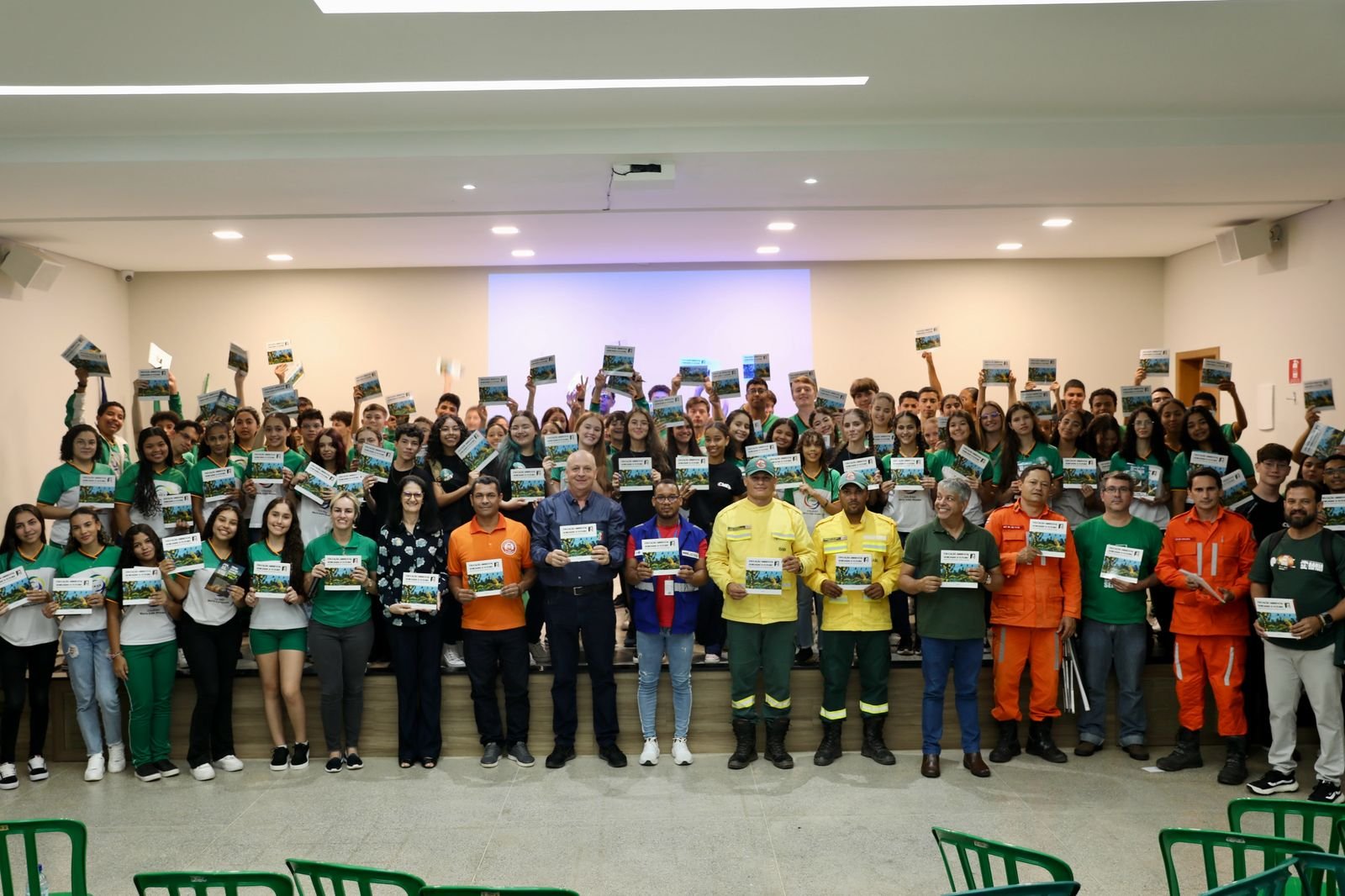 Imagem de Caravana Bahia Sem Fogo destaca o papel dos bombeiros e brigadistas no combate aos incêndios florestais