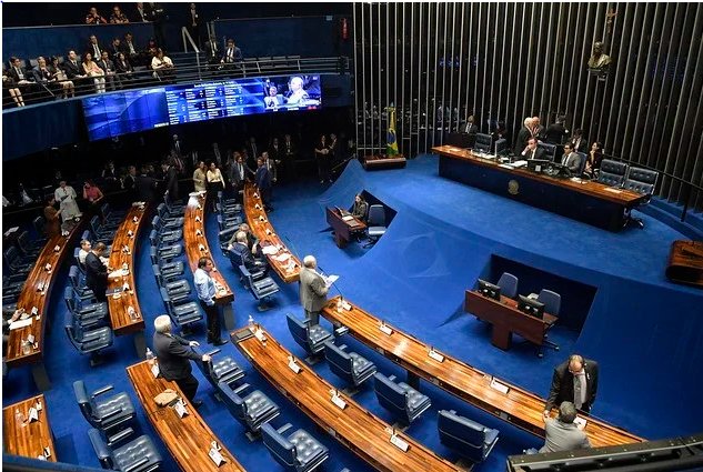 Imagem de Isenção de IPVA para veículos com mais de 20 anos avança no Senado