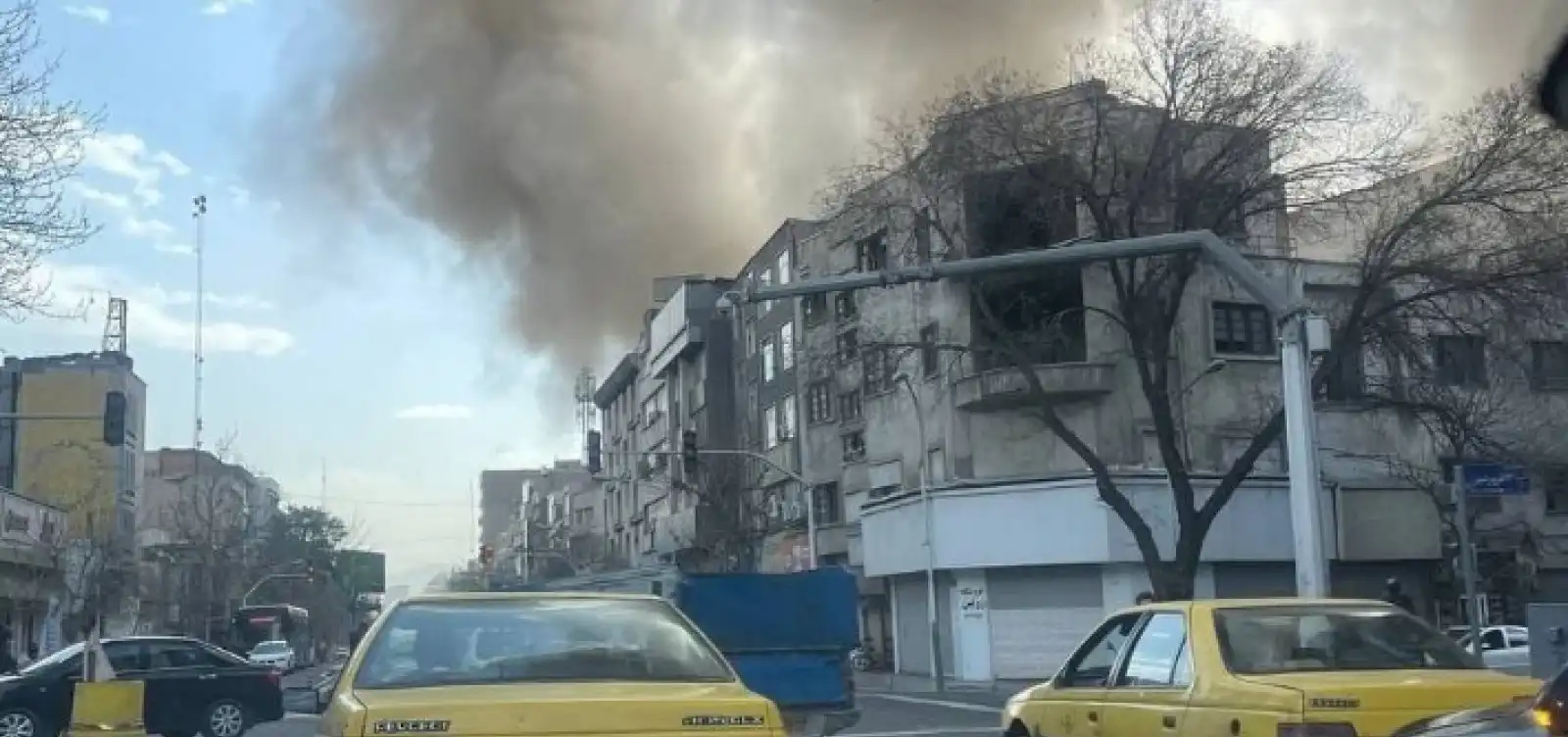 Imagem de Irã ameaça Israel e Estados Unidos com “lição histórica” após ataques aéreos