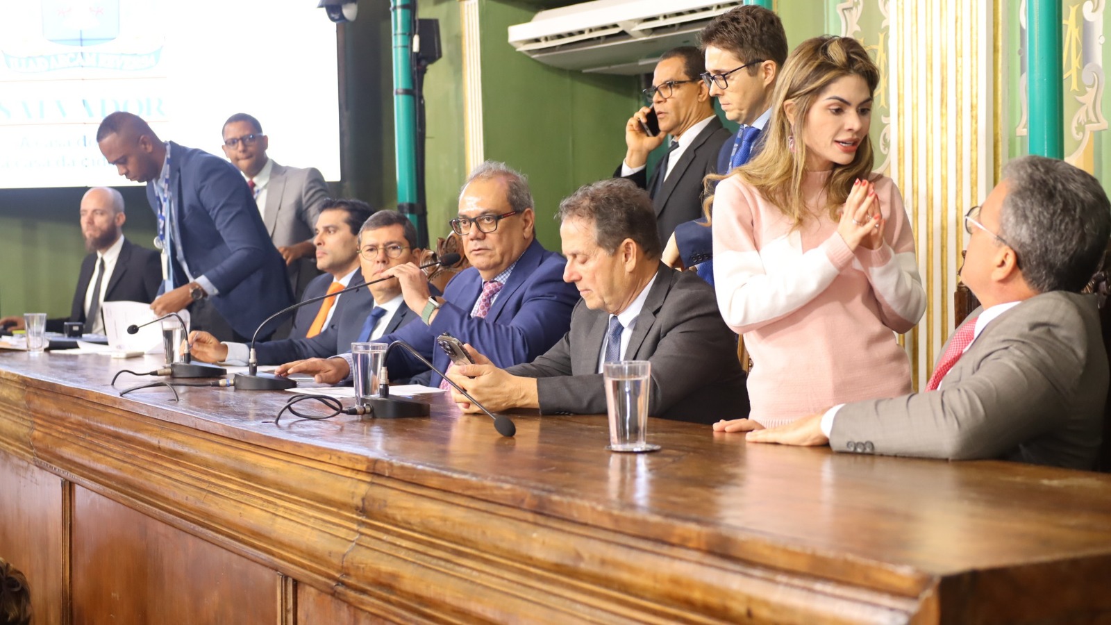 Imagem de Câmara convoca reunião conjunta de comissões para discutir projetos do Executivo