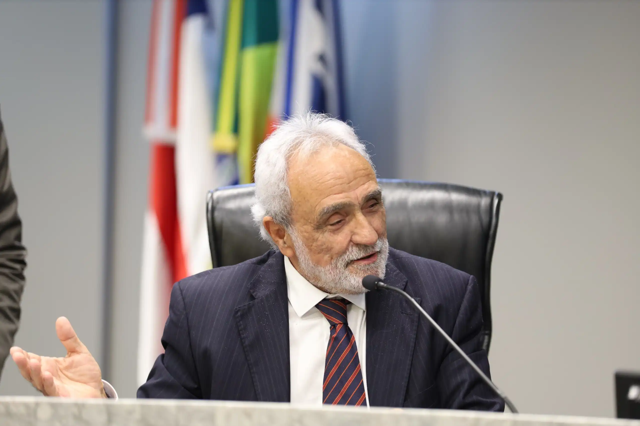 Imagem de TCE/BA homenageia conselheiro Honorato com entrega da Medalha Rui Barbosa