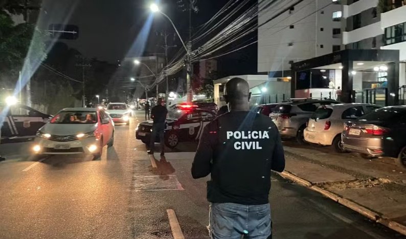 Imagem de Operação prende três suspeitos de praticar delivery de drogas em bairros nobres de Salvador