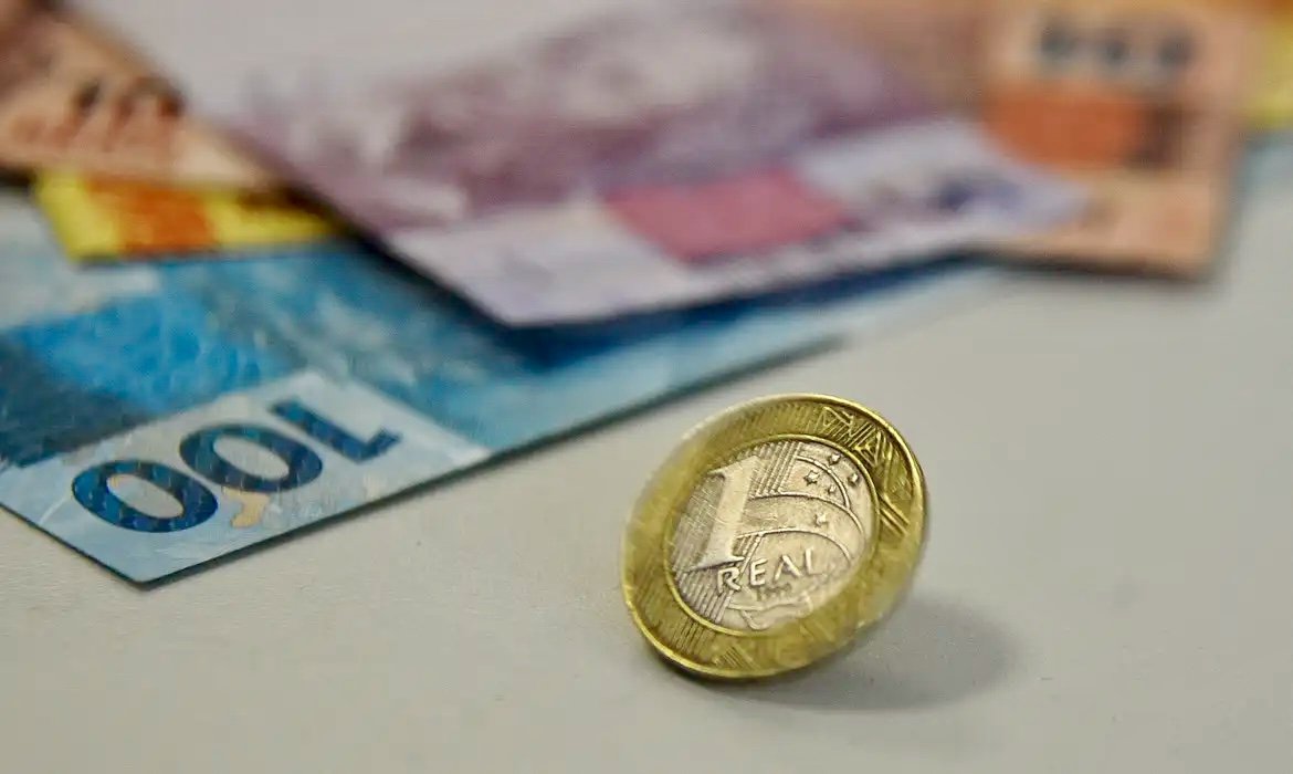 Imagem de Receita paga lote da malha fina do Imposto de Renda nesta segunda