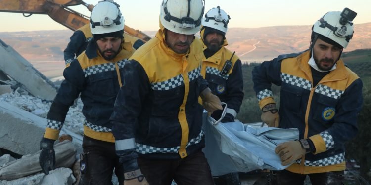 Imagem de Mortes no terremoto da Turquia e da Síria passam de 21 mil