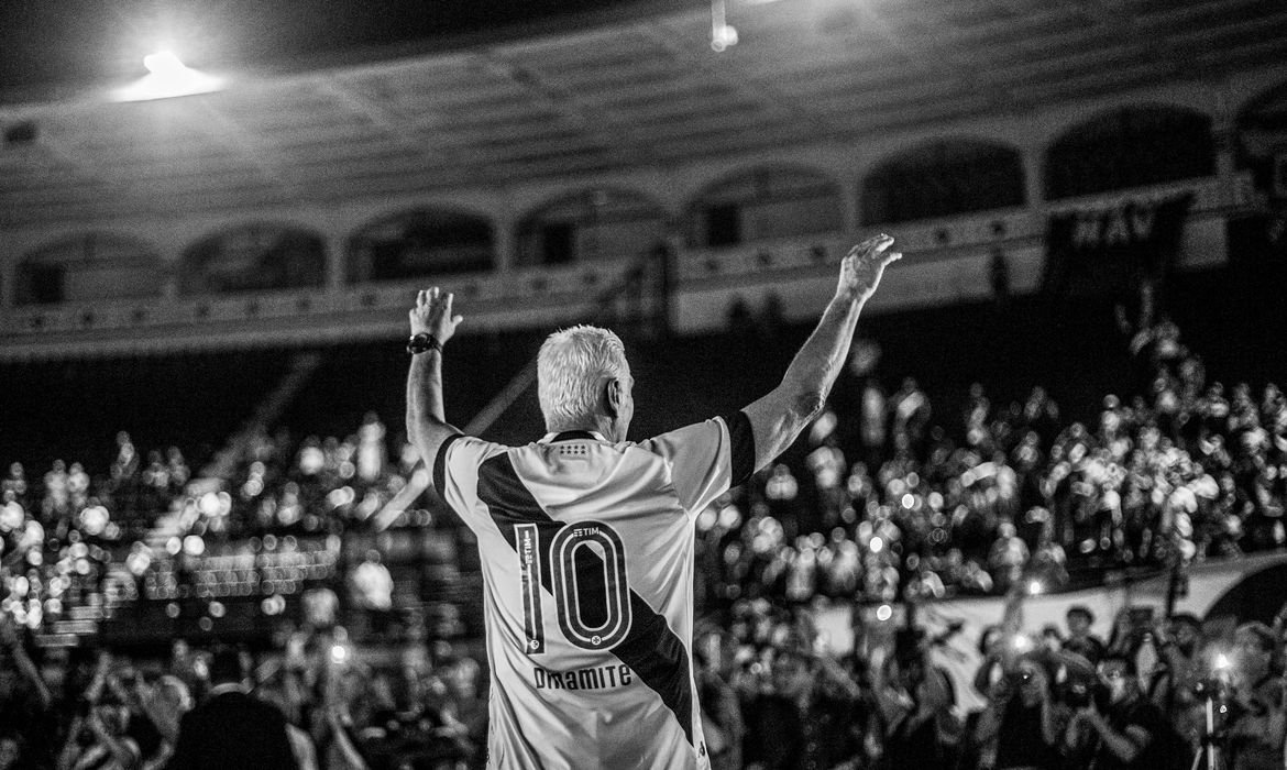 Imagem de Roberto Dinamite morre aos 68 anos de idade