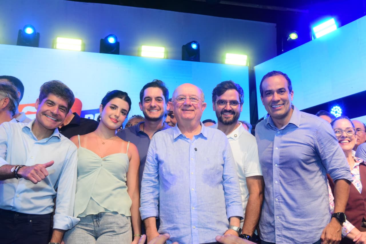 Imagem de Zé Ronaldo evita rebater governistas e diz que críticas 'soam como elogios'