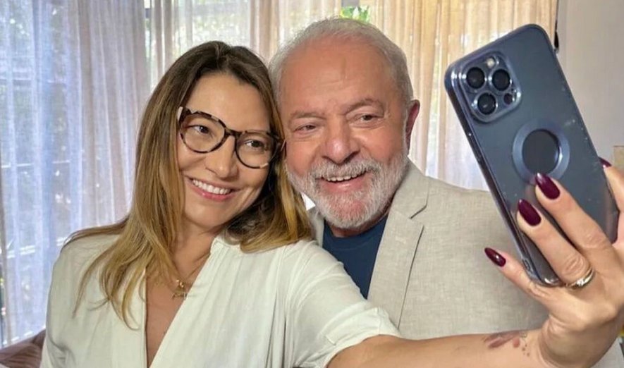 Imagem de Deputado propõe teto para cartões corporativos depois de compras de Lula 