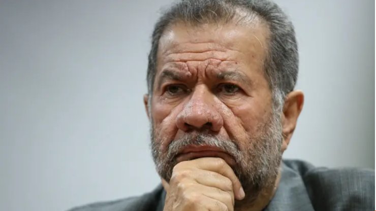 Imagem de Pressionado por escândalo no INSS, Carlos Lupi pede demissão