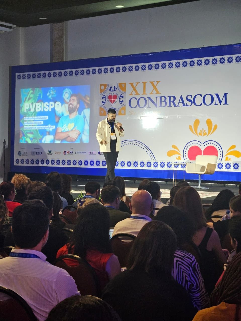 Imagem de PV Bispo palestra sobre inovação nas redes em congresso nacional de comunicação do Sistema de Justiça