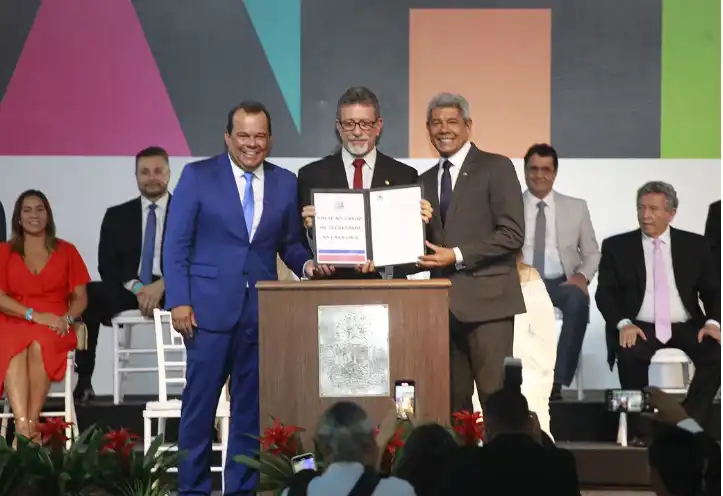 Imagem de Jerônimo demite chefe da Casa Civil