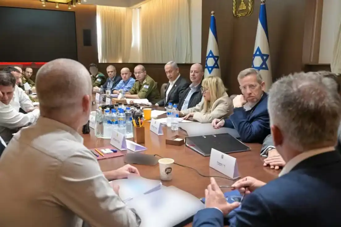 Imagem de Israel aprova acordo de cessar-fogo com o Hamas e fim da guerra é oficialmente iniciado