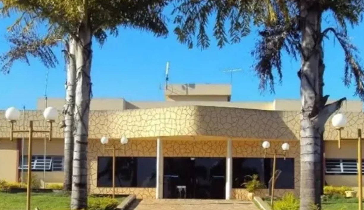 Imagem de Prefeitura abre 440 vagas com salários de até R$12 mil